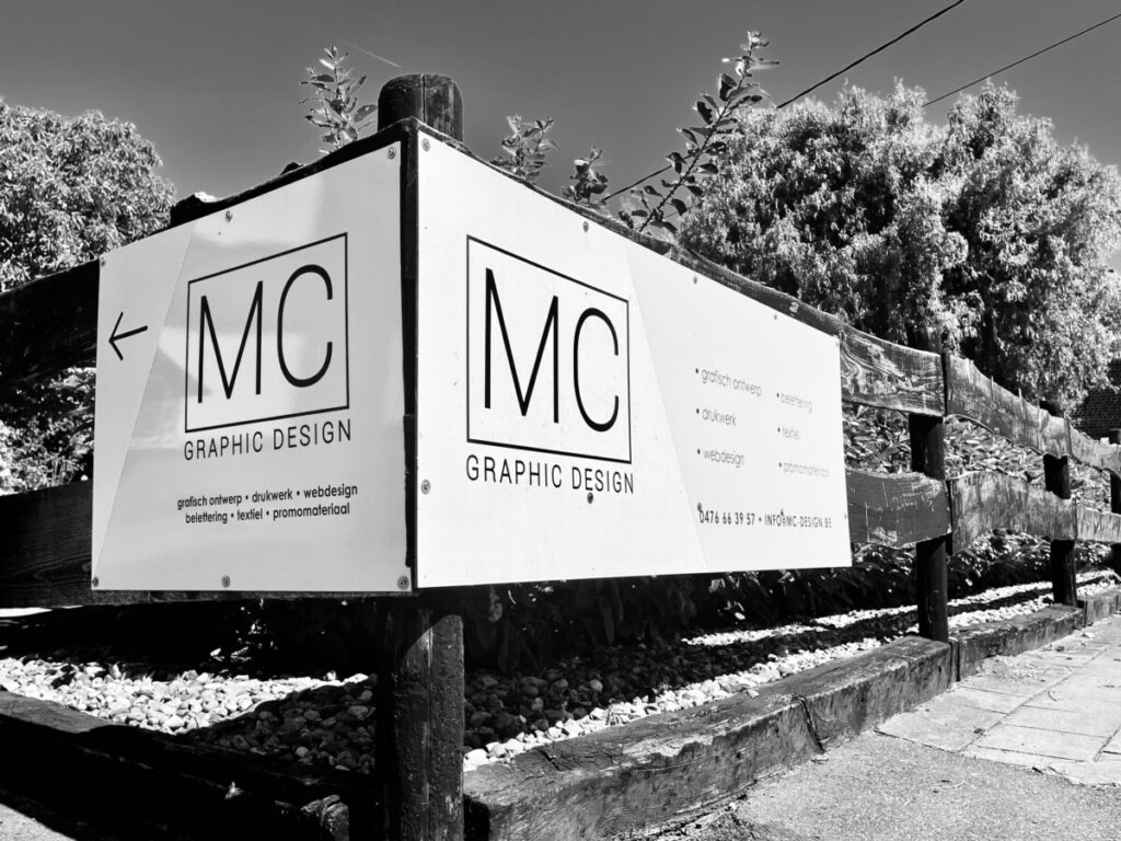 mc-design-logo-ontwerp-straat-borden-oostnieuwkerke